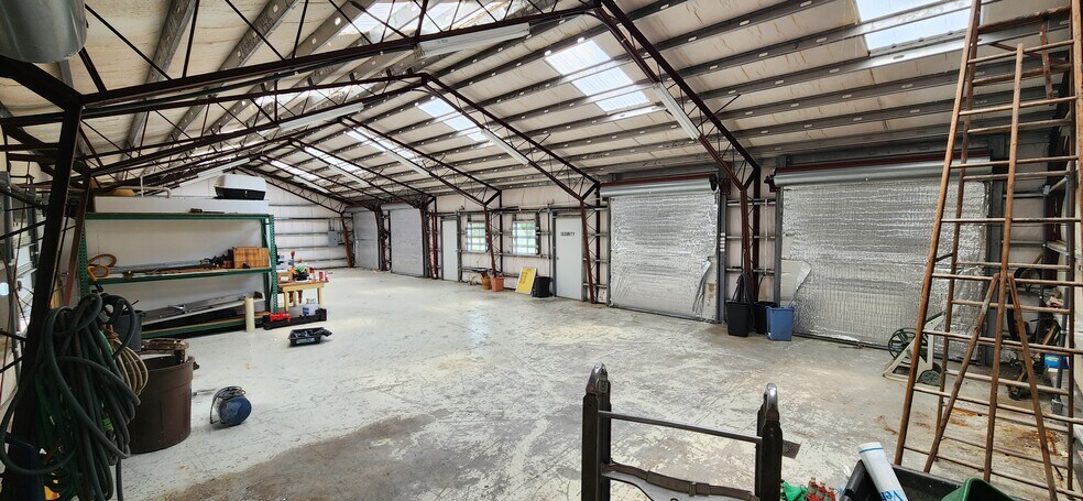 More Photos Of 208 Second st, Bristol Warehouse For Sale