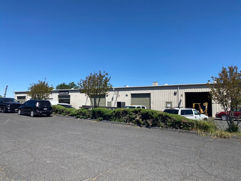 More Photos Of 19506 Industrial Dr, Sonora Warehouse For Sale