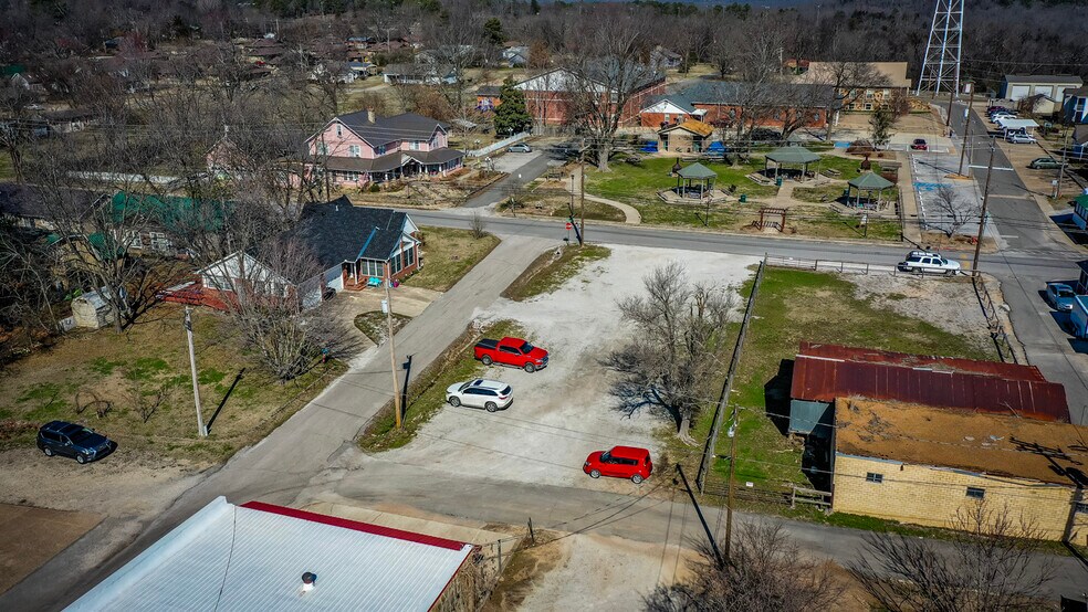 More Photos Of 223 W Main St, Mountain View Storefront For Sale