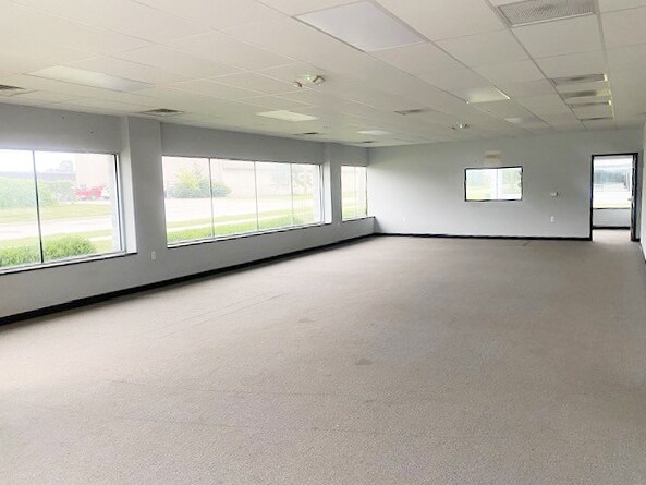 More Photos Of 46330 Erb Dr, Macomb Township Warehouse For Lease
