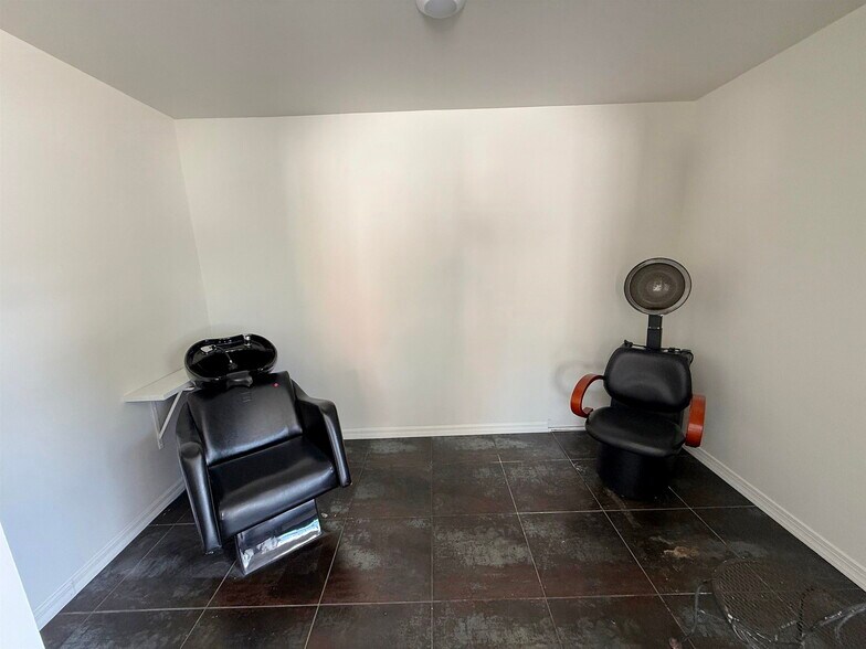 More Photos Of 1103 N Ponce De Leon Blvd, Saint Augustine Freestanding For Sale