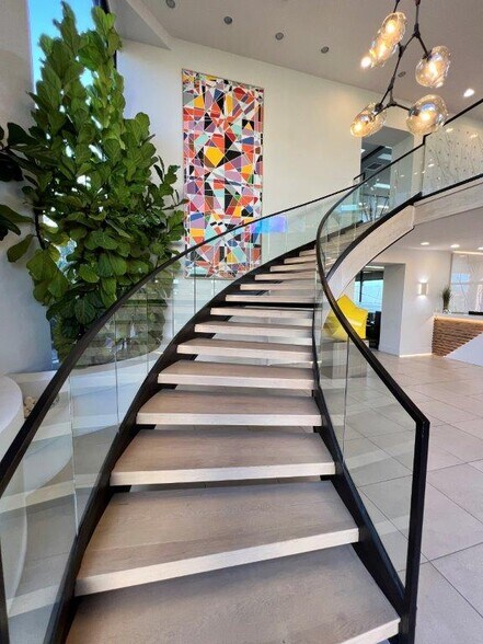 More Photos Of 400 Redcliff Dr, Redding Office For Sale