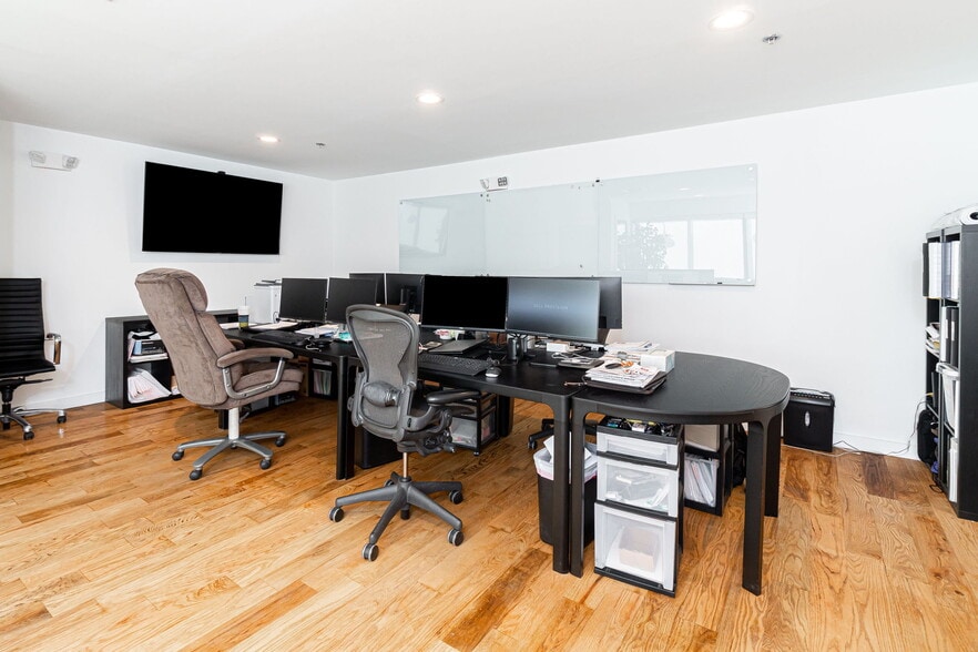 More Photos Of 535 Talbert, Plano Industrial For Lease