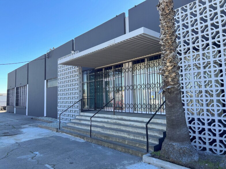 More Photos Of 1972-1974 E 20th St, Los Angeles Warehouse For Lease