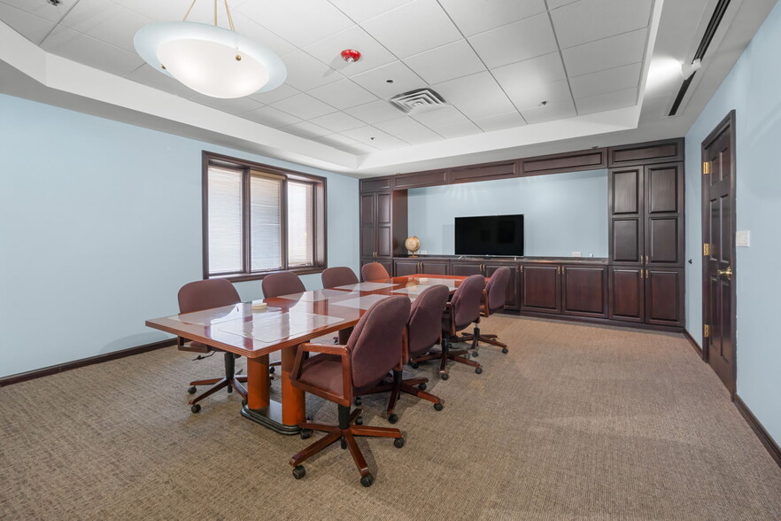 More Photos Of 1477 Barclay Blvd, Buffalo Grove Office For Sale