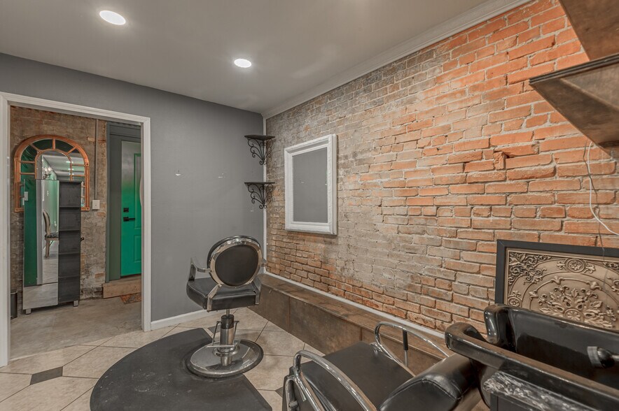 More Photos Of 131 Commerce st, Lovelady General Retail For Sale