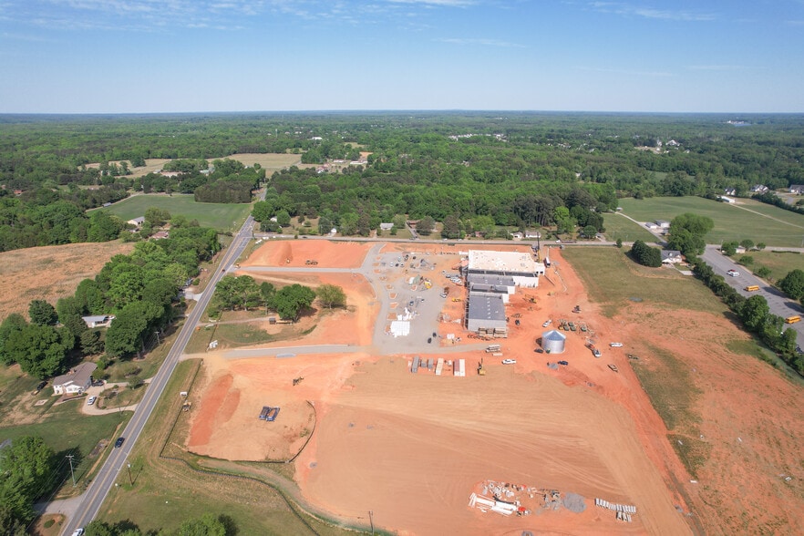 More Photos Of 413 NC Highway 150 W, Greensboro Storefront Retail Office For Lease