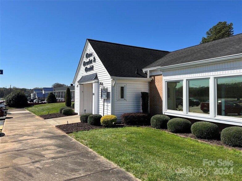 More Photos Of 604 Clark Dr, Lincolnton General Retail For Sale