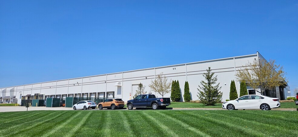 Primary Photo Of 1250-1290 Interstate Dr, Wentzville Warehouse For Lease