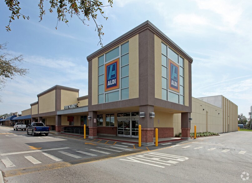 Primary Photo Of 3653 Orlando Dr, Sanford Unknown For Lease