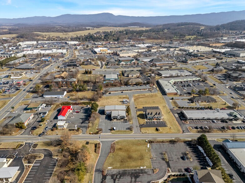 More Photos Of 1930 Deyerle Ave, Harrisonburg Freestanding For Sale