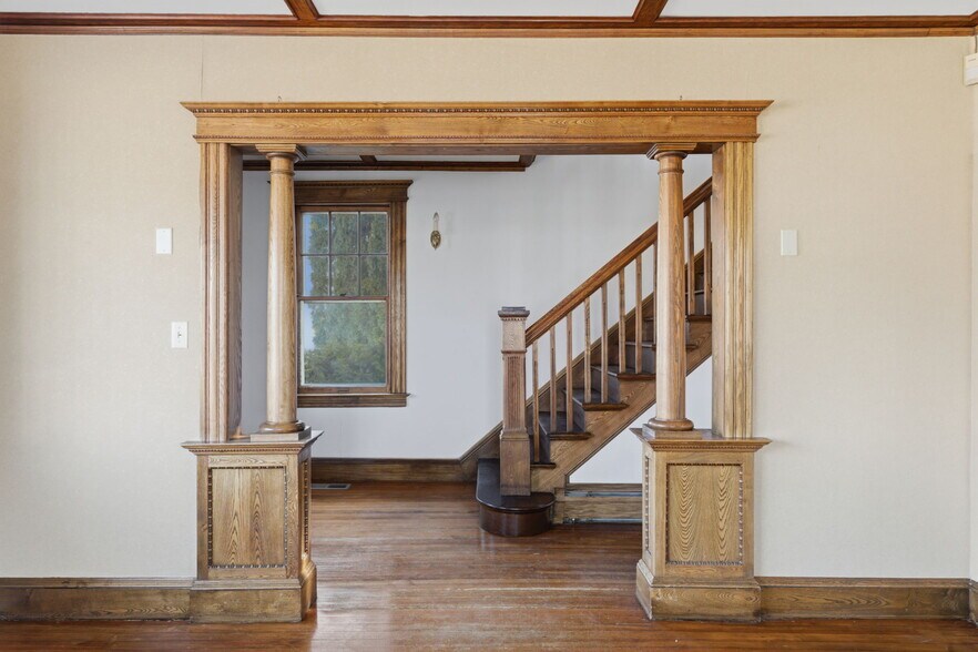 More Photos Of 194-196 New London Tpke, Glastonbury Office For Sale