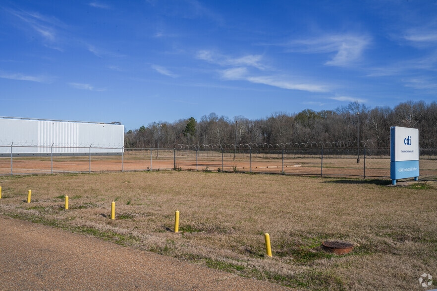 More Photos Of 4240 Industrial Dr, Jackson Distribution For Sale