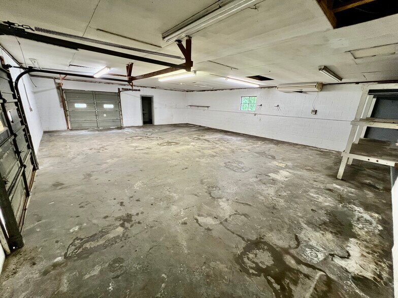 More Photos Of 15242 General Puller Hwy, Deltaville Freestanding For Sale