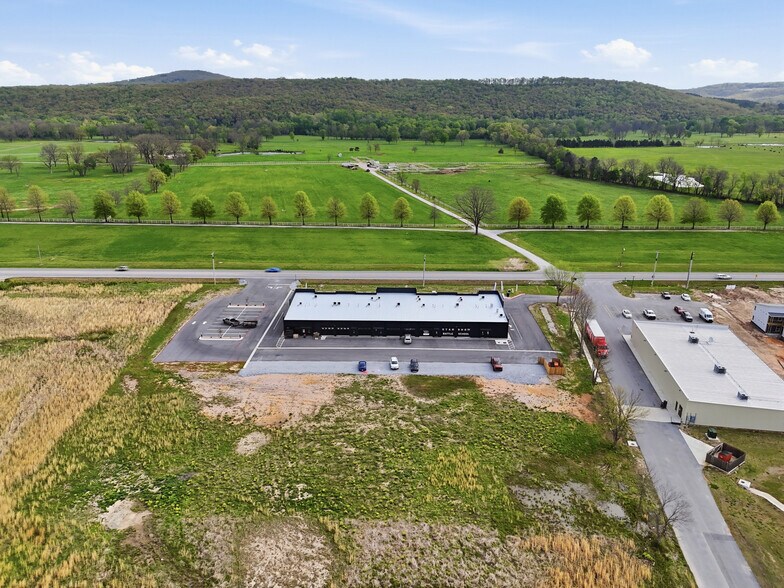 More Photos Of 2355 Center St, Fayetteville Storefront For Lease