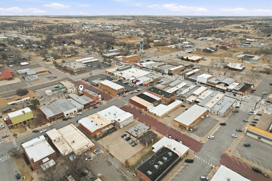 More Photos Of 115 N Jefferson Ave, Elk City Office For Sale