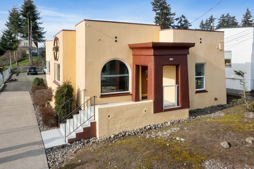 More Photos Of 3108 S Union Ave, Tacoma Office For Sale