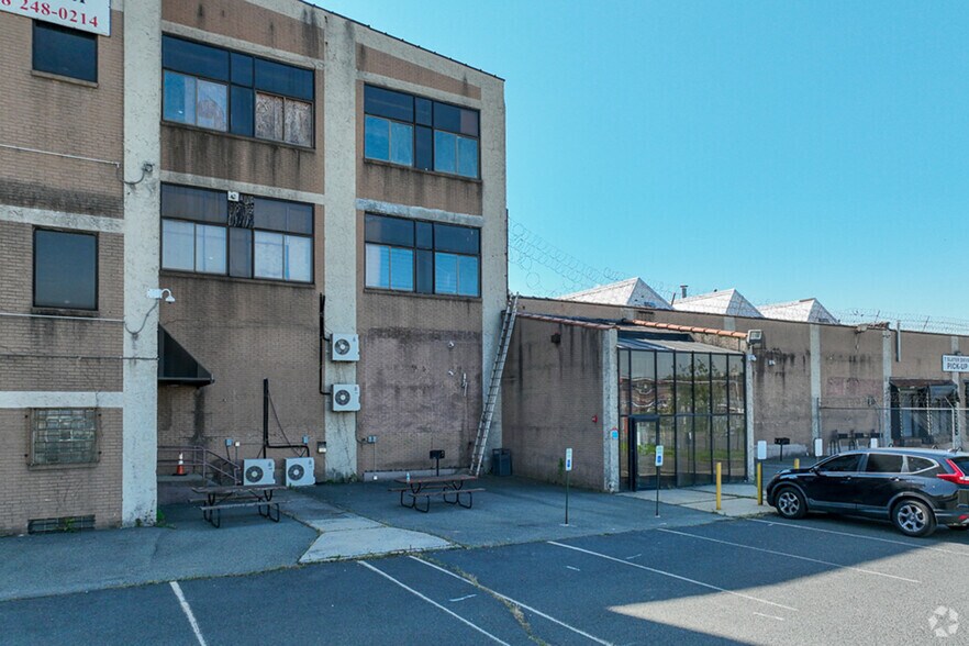 More Photos Of 7 Slater Dr, Elizabeth Warehouse For Lease