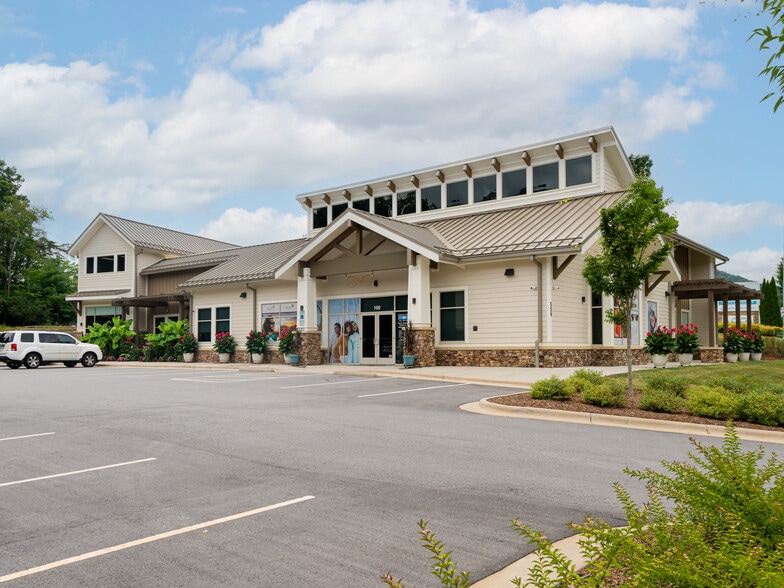 More Photos Of 559 Long Shoals Rd, Arden Medical For Lease