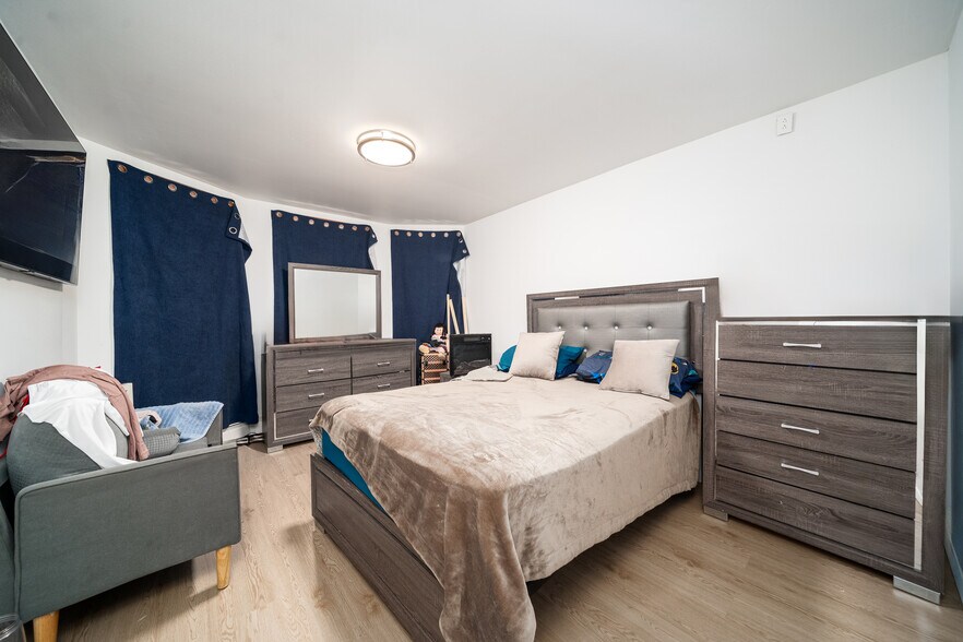 More Photos Of 103-105 Devon St, Kearny Apartments For Sale