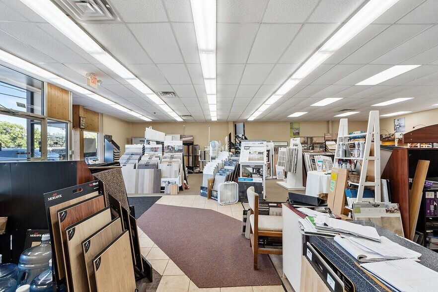 More Photos Of 359 Summer St, Fitchburg Storefront For Sale