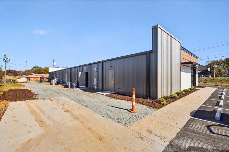 More Photos Of 201-229 Charlotte Hwy, Lyman Unknown For Lease