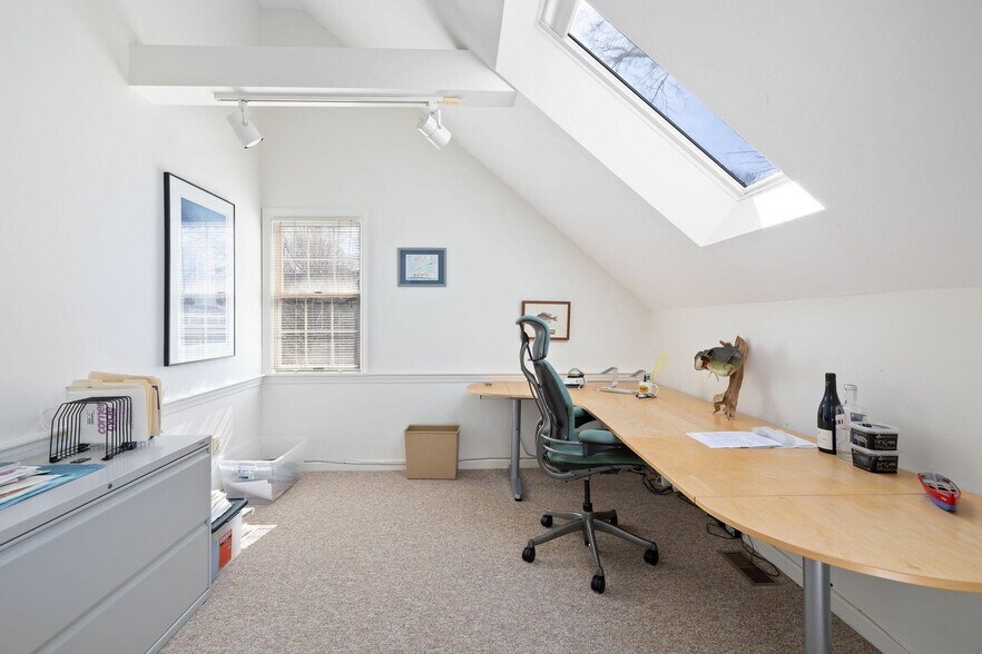 More Photos Of 15 Simpson Ln, Falmouth Office For Sale