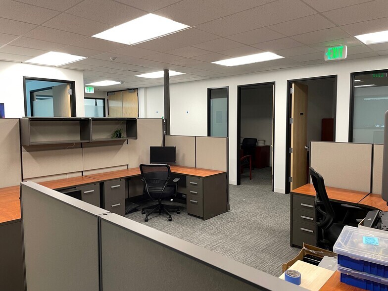 More Photos Of 1231 E Dyer Rd, Santa Ana Office For Sale