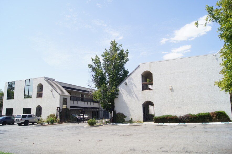More Photos Of 715 N Arrowhead Ave, San Bernardino Coworking Space