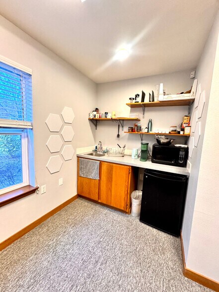 More Photos Of 1800 Cooper Point Rd SW, Olympia Office For Sale