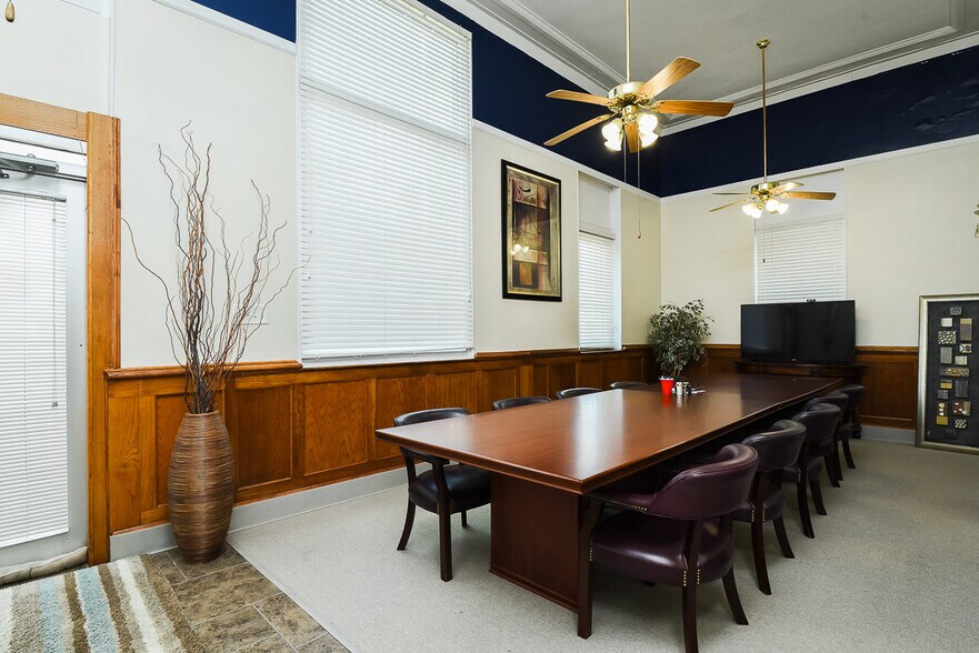More Photos Of 128 W Harden St, Graham Freestanding For Sale