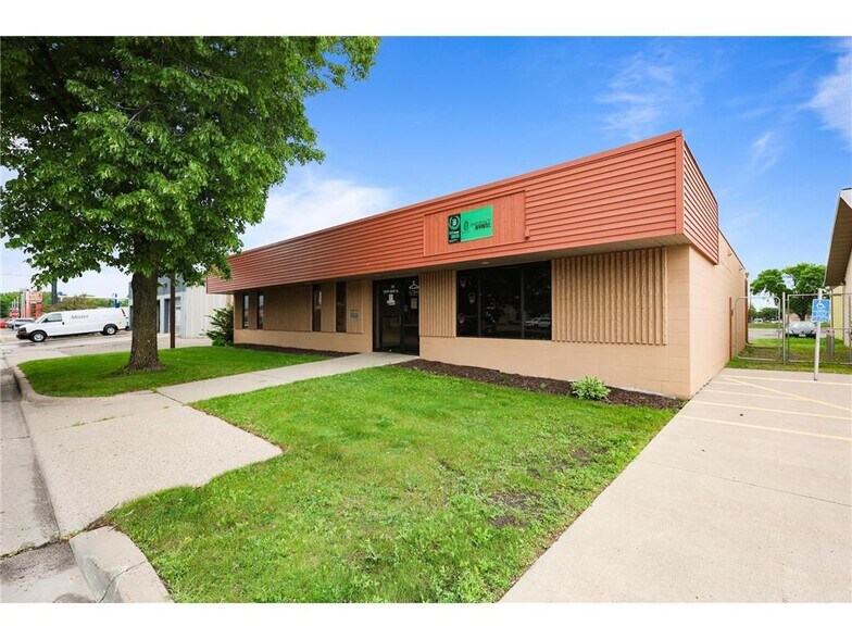 More Photos Of 20 S 32nd Ave S, Saint Cloud Office For Sale