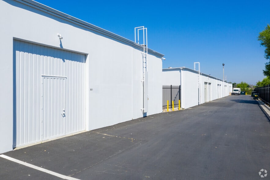 More Photos Of 3619-3735 San Gabriel River Pky, City of Industry Distribution For Lease