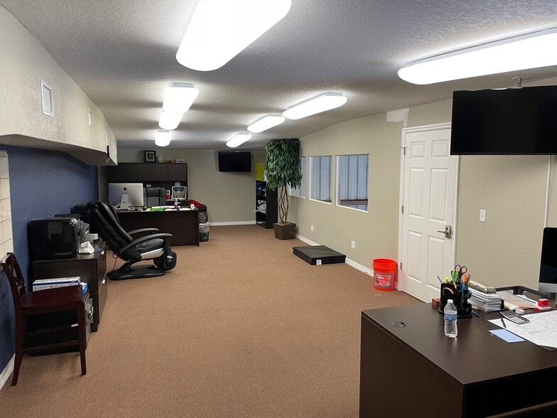 More Photos Of 777 Wesley Ave, Tarpon Springs Warehouse For Lease