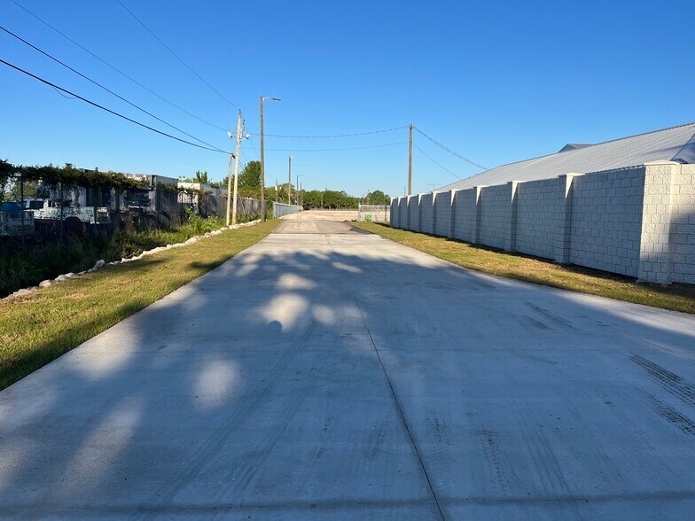 More Photos Of 500 Cox Rd, Cocoa Land For Lease