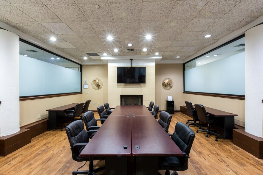 More Photos Of 13575 58th St N, Clearwater Office For Sale