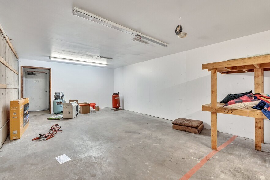 More Photos Of 845 W Moreno Ave, Colorado Springs Warehouse For Sale