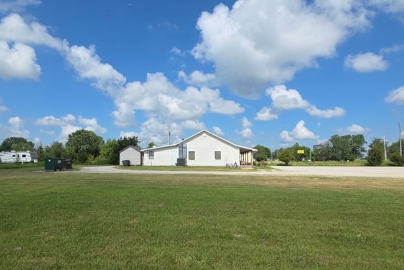 More Photos Of 607 W Gene Lathrop Dr, Sheldon Restaurant For Sale