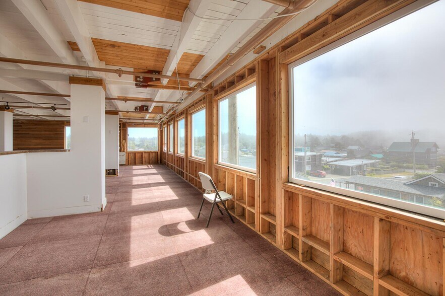 More Photos Of 61 Main St, Pacific Beach Restaurant For Sale