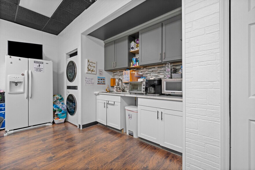 More Photos Of 2810 Tidewater Dr, Norfolk Medical For Sale