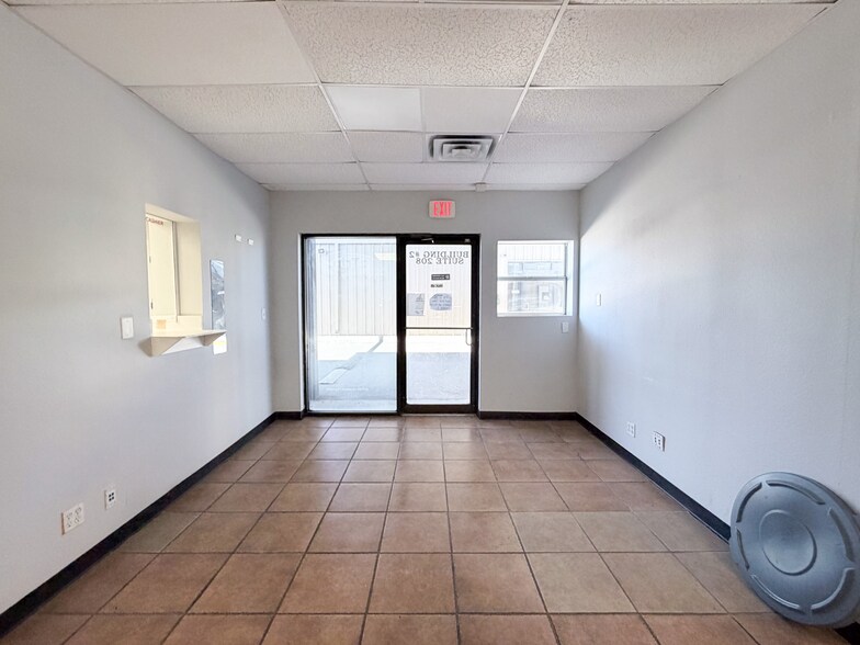 More Photos Of 9600 N I-35, San Antonio Industrial For Lease