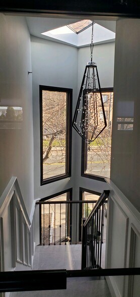 More Photos Of 1444 Clove Rd, Staten Island Office For Lease