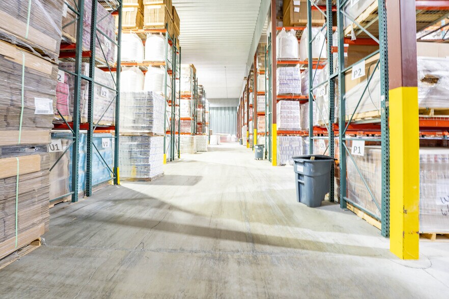 More Photos Of 225 Lawton Ave, Hereford Manufacturing For Sale