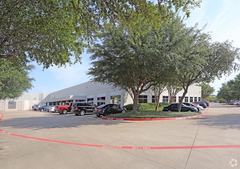 More Photos Of 8616 Freeport Pky, Irving Unknown For Lease