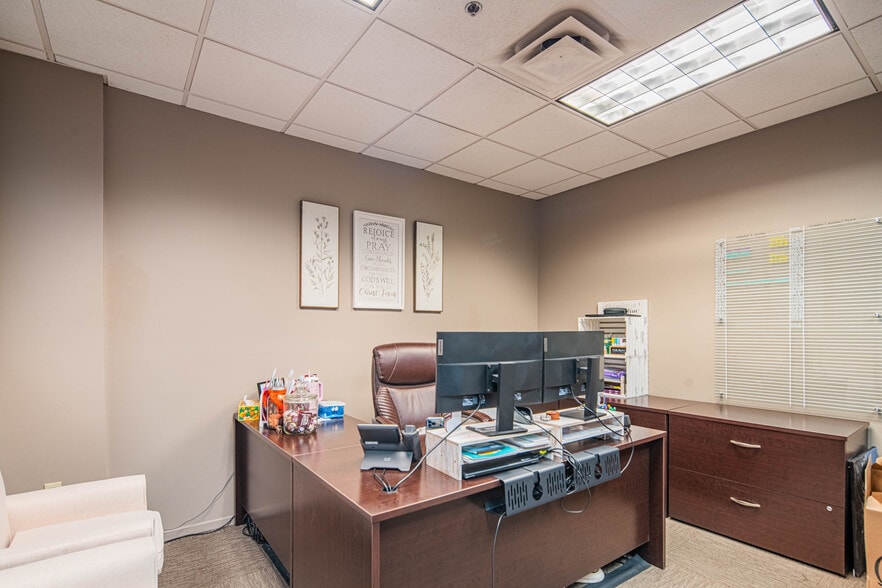 More Photos Of 12515 W Bell Rd, Surprise Office For Lease