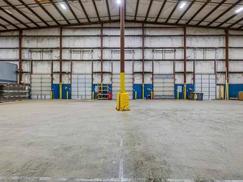 More Photos Of 90 Christ School Rd, Arden Distribution For Lease