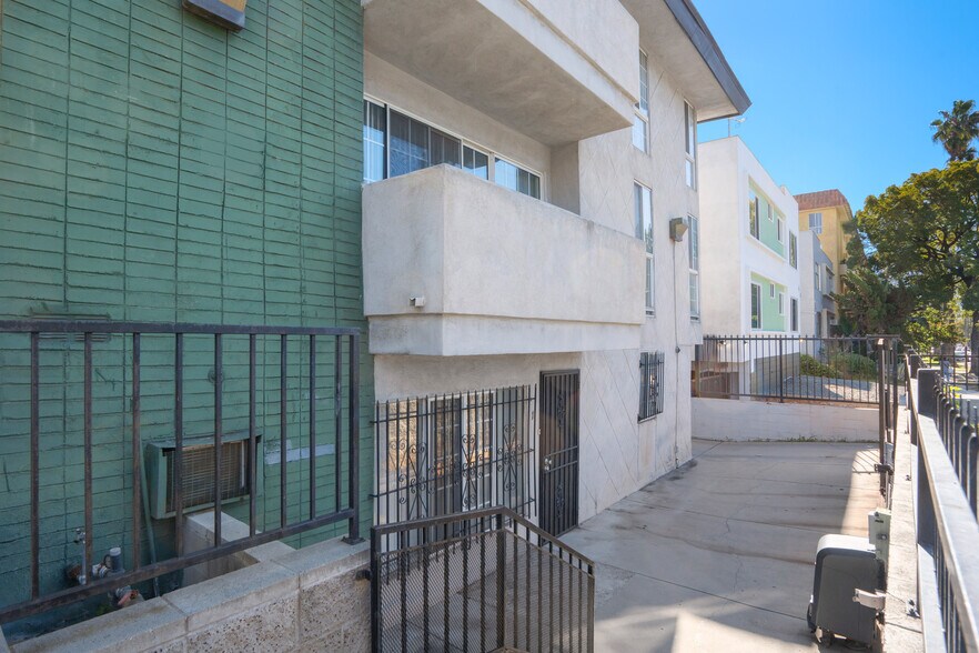 More Photos Of 406 S St Andrews Pl, Los Angeles Apartments For Sale