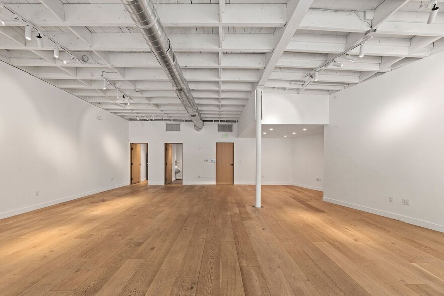 More Photos Of 100 W Channel Rd, Santa Monica Restaurant For Lease