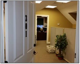 More Photos Of 162 Park St, North Reading Storefront Retail Residential For Lease