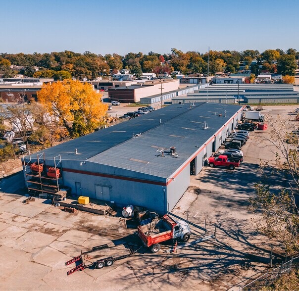 More Photos Of 2320 Keystone Dr, Omaha Light Distribution For Lease